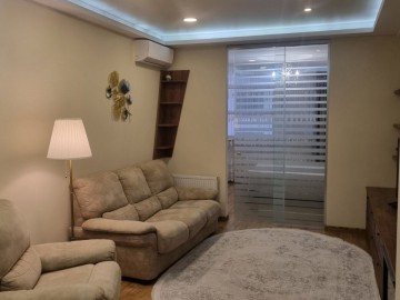 Chirie-Apartament cu 3 camere, 89m², Melestiu photo