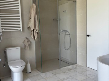 Chirie-Apartament cu 3 camere, 220m², Тимиш photo