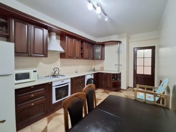 chirie-Apartament cu 2 camere, 75m², Calea Orheiului photo