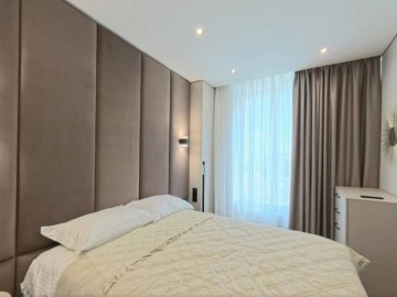 chirie-Apartament cu 1 cameră, Centru 42m², Renasterii Nationale photo