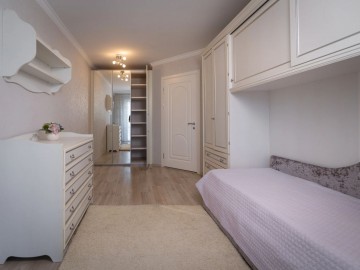 chirie-Apartament cu 2 camere, Centru 105m², str. Alexandr Pușkin photo