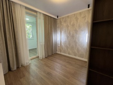 Продается-2-х комнатная квартира, 56м², рышкановка,Miron Costin photo