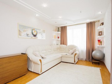 Apartament cu 3 camere, 70m², P.Zadnipru photo