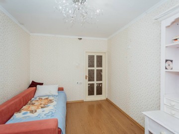 Apartament cu 3 camere, 75m², A.Russo photo