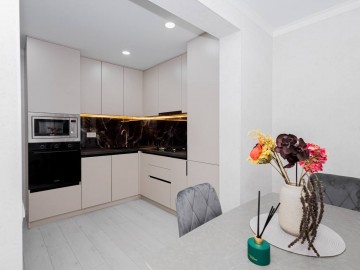 Apartament cu 3 camere, 66m², Cuza Voda photo