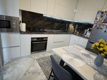 Apartament cu 3 camere, 70m², Cuza voda photo