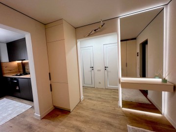 Apartament cu 2 camere, 53m², Petru zadnipru photo