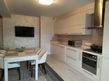 Chirie-Apartament cu 2 camere, 55m², Centru,Sfîntul Gheorghe photo