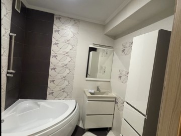 Chirie-Apartament cu 2 camere, 70m², Buiucani,Alba-Iulia photo