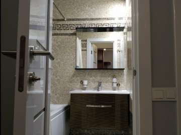 Chirie-Apartament cu 2 camere, 60m², Buiucani,Alba-Iulia photo