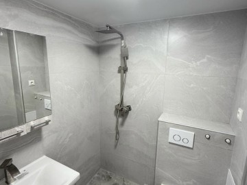 Se vinde-Apartament cu 2 camere, 42m², Rîșcani,Florilor photo