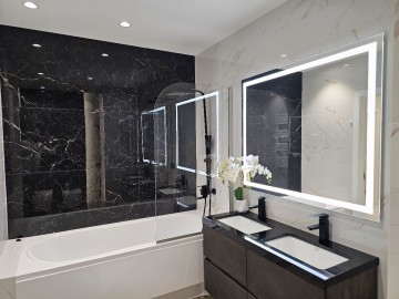 Apartament cu 2 camere, 82m², str. Bogdan Voievod photo