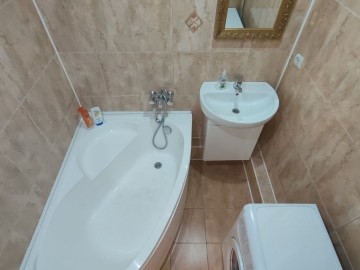 Apartament cu 3 camere, 75m², Mircea cel Bătrân 7471 photo
