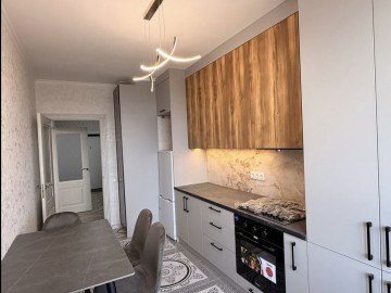 Chirie-Apartament cu 2 camere, 64m², Buiucani,Balcani photo