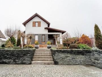 Chirie-Casă cu 2 nivele, 320m², str. Andrei Izbaş photo