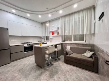 Дом с 3 уровнями, 290м², CETATEA ALBA photo